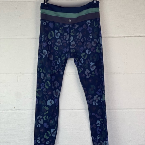 Athleta Elation Navy Floral 7/8 Leggings, M - Picture 4 of 8